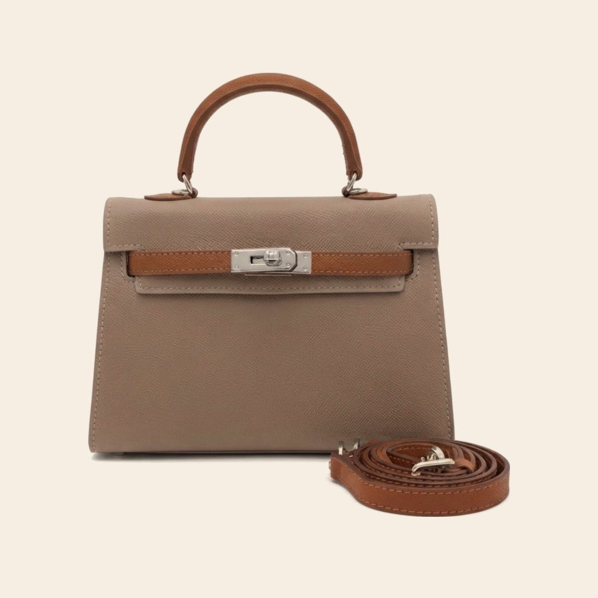 Sac à main Le Milano 22 coloris Kaki Brown (taupe), fermoir argenté et bandoulière cognac